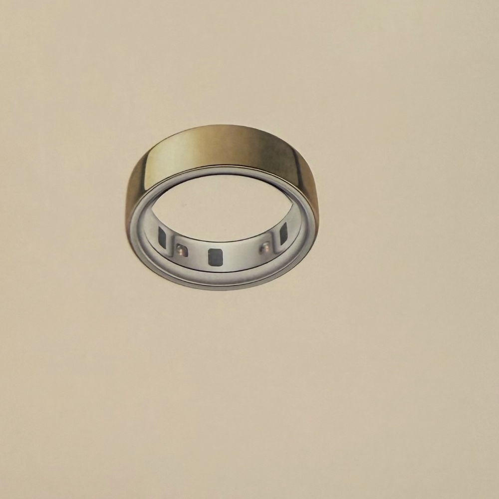 New Unopened Oura Ring 4 GOLD Size 10